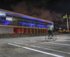 02.04.2021 - Iluminação especial pelo Dia Mundial de Conscientização do Autismo  -  Foto Gilson Abreu/AEN