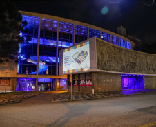 02.04.2021 - Iluminação especial pelo Dia Mundial de Conscientização do Autismo  -  Foto Gilson Abreu/AEN