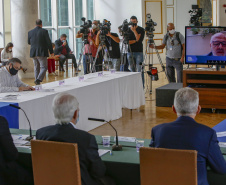 O governador Carlos Massa Ratinho Junior anunciou nesta terça-feira (6) no Palácio Iguaçu que a campanha de vacinação no Paraná vai até a meia-noite a partir dos próximos dias em alguns municípios, esforço que se soma à campanha de domingo a domingo para agilizar a imunização no Estado. A ideia é acelerar a aplicação das doses que estão disponíveis.Foto Gilson Abreu/AEN