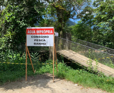 O Rio São João, às margens da Rodovia BR-376 e na altura do km 679 (sentido Sul), não deve ser utilizado como espaço de lazer, recreação e pesca. A orientação é do Instituto Água e Terra (IAT), vinculado à Secretaria do Desenvolvimento Sustentável e do Turismo (Sedest).  -  Curitiba, 08/04/2021  -  Foto: IAT/SEDEST