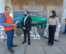 A edição 2021 da campanha Cesta Solidária Paraná, encerrada na terça-feira (06), conseguiu arrecadar mais de 200 toneladas de alimentos. . Foto: Valdelino Pontes