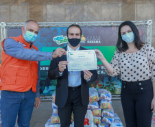 A edição 2021 da campanha Cesta Solidária Paraná, encerrada na terça-feira (06), conseguiu arrecadar mais de 200 toneladas de alimentos. . Foto: Valdelino Pontes