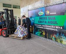 A edição 2021 da campanha Cesta Solidária Paraná, encerrada na terça-feira (06), conseguiu arrecadar mais de 200 toneladas de alimentos. . Foto: Valdelino Pontes