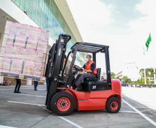 A edição 2021 da campanha Cesta Solidária Paraná, encerrada na terça-feira (06), conseguiu arrecadar mais de 200 toneladas de alimentos. . Foto: Valdelino Pontes