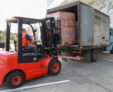 A edição 2021 da campanha Cesta Solidária Paraná, encerrada na terça-feira (06), conseguiu arrecadar mais de 200 toneladas de alimentos. . Foto: Valdelino Pontes