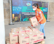 A edição 2021 da campanha Cesta Solidária Paraná, encerrada na terça-feira (06), conseguiu arrecadar mais de 200 toneladas de alimentos. . Foto: Valdelino Pontes