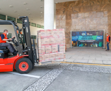 A edição 2021 da campanha Cesta Solidária Paraná, encerrada na terça-feira (06), conseguiu arrecadar mais de 200 toneladas de alimentos. . Foto: Valdelino Pontes