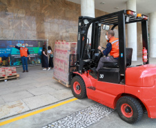 A edição 2021 da campanha Cesta Solidária Paraná, encerrada na terça-feira (06), conseguiu arrecadar mais de 200 toneladas de alimentos. . Foto: Valdelino Pontes