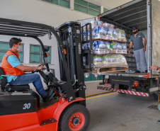 A edição 2021 da campanha Cesta Solidária Paraná, encerrada na terça-feira (06), conseguiu arrecadar mais de 200 toneladas de alimentos. . Foto: Valdelino Pontes