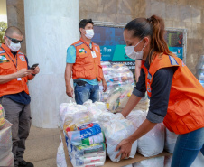 A edição 2021 da campanha Cesta Solidária Paraná, encerrada na terça-feira (06), conseguiu arrecadar mais de 200 toneladas de alimentos. . Foto: Valdelino Pontes