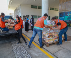 A edição 2021 da campanha Cesta Solidária Paraná, encerrada na terça-feira (06), conseguiu arrecadar mais de 200 toneladas de alimentos. . Foto: Valdelino Pontes