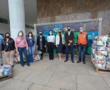 A edição 2021 da campanha Cesta Solidária Paraná, encerrada na terça-feira (06), conseguiu arrecadar mais de 200 toneladas de alimentos. . Foto: Valdelino Pontes