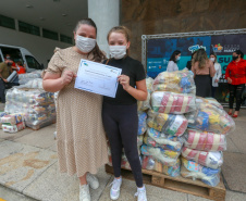 A edição 2021 da campanha Cesta Solidária Paraná, encerrada na terça-feira (06), conseguiu arrecadar mais de 200 toneladas de alimentos. . Foto: Valdelino Pontes