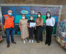 A edição 2021 da campanha Cesta Solidária Paraná, encerrada na terça-feira (06), conseguiu arrecadar mais de 200 toneladas de alimentos. . Foto: Valdelino Pontes