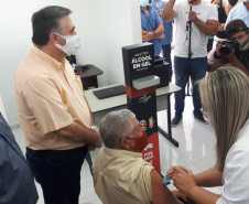 Vacinação contra a Covid-19 em Sertaneja. Foto:SESA