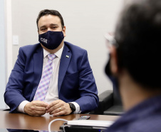 O trabalho alinhado da empresa pública Portos do Paraná e a Controladoria-Geral do Estado (CGE) busca garantir maior segurança jurídica e de gestão à atividade portuária. Esse foi um dos assuntos tratados durante o encontro do presidente da Portos do Paraná, Luiz Fernando Garcia, e diretores da empresa, com o controlador-geral do Estado, Raul Siqueira, nesta terça-feira (13).

Foto: Claudio Neves/Portos do Paraná