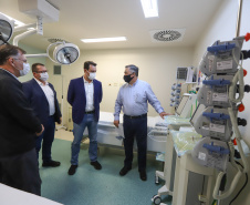 O governador Carlos Massa Ratinho Junior visita nesta quarta-feira (14) o Hospital Regional São Sebastião, na Lapa. A Secretaria de Estado da Saúde disponibiliza seis leitos de UTI no hospital.  A unidade já conta com 40 leitos de enfermaria na estratégia de combate à Covid-19.  14/04/2021 - Foto: Geraldo Bubniak/AEN