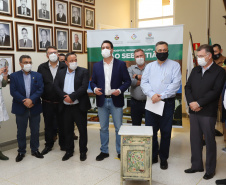 O governador Carlos Massa Ratinho Junior visita nesta quarta-feira (14) o Hospital Regional São Sebastião, na Lapa. A Secretaria de Estado da Saúde disponibiliza seis leitos de UTI no hospital.  A unidade já conta com 40 leitos de enfermaria na estratégia de combate à Covid-19.  14/04/2021 - Foto: Geraldo Bubniak/AEN