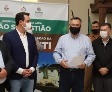 O governador Carlos Massa Ratinho Junior visita nesta quarta-feira (14) o Hospital Regional São Sebastião, na Lapa. A Secretaria de Estado da Saúde disponibiliza seis leitos de UTI no hospital.  A unidade já conta com 40 leitos de enfermaria na estratégia de combate à Covid-19.  14/04/2021 - Foto: Geraldo Bubniak/AEN