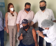 LUNARDELLI  - Neste sábado (17), o secretário estadual da Saúde, Beto Preto acompanhou a vacinação nos municípios de Godoy Moreira, São João do Ivaí, Lunardelli, Jardim Alegre e Lidianópoilis.  - Lunardelli, 17/04/2021  -  Foto: SESA