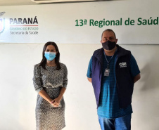 A equipe do programa CGE Itinerante, da Controladoria-Geral do Estadol (CGE), concluiumais um roteiro pelas cidades do interior do Paraná. Os servidores conferiram a distribuiçãoda vacina contra a Covid-19 e dos kits de merenda escolar para famílias com filhos na red estadual.  -  Foto: Divulgação CGE 