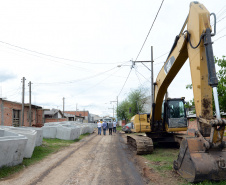 O Governo do Estado vai realizar a regularização de até quatro mil imóveis sem documentação no bairro Guarituba, em Piraquara. A ação é coordenada pela Cohapar, em parceria com a Prefeitura de Piraquara e o Governo Federal, com investimentos oriundos do Fundo Estadual de Combate à Pobreza, o que permitirá que o serviço seja oferecido de graça aos beneficiários. (Foto: Arquivo Cohapar)