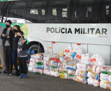 O Batalhão de Polícia Ambiental-Força Verde (BPAmb-FV) arrecadou 5.585 toneladas de alimentos, 1.647 toneladas de ração e 221 litros de álcool em todo o estado durante dois dias de campanha solidária em comemoração aos 64 anos de atuação no Paraná.  -  Curitiba, 20/04/2021 -  Foto: Divulgação BPAmb-FV