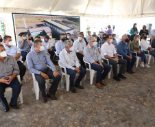 O governador Carlos Massa Ratingo Junior participou nesta quinta-feira (22) da entrega de um novo frigorífico para abate e processamento de peixes em Alvorada do Sul, no Norte Pioneiro.  -  Alvorada do Sul, 22/04/2021  -  Foto: Ari Dias/AEN