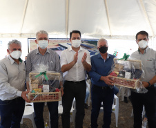 O governador Carlos Massa Ratingo Junior participou nesta quinta-feira (22) da entrega de um novo frigorífico para abate e processamento de peixes em Alvorada do Sul, no Norte Pioneiro.  -  Alvorada do Sul, 22/04/2021  -  Foto: Ari Dias/AEN