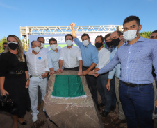 O governador Carlos Massa Ratinho Junior participou nesta quinta-feira (22) do lançamento da pedra fundamental das novas obras de duplicação da PR-323, no Noroeste do Estado. O trecho que recebe as intervenções tem 6,3 quilômetros, entre Doutor Camargo e o Rio Ivaí, com investimento de R$ 38,3 milhões, fruto da parceria com o Banco Interamericano do Desenvolvimento (BID).- Foto: Geraldo Bubniak/AEN