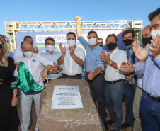 O governador Carlos Massa Ratinho Junior participou nesta quinta-feira (22) do lançamento da pedra fundamental das novas obras de duplicação da PR-323, no Noroeste do Estado. O trecho que recebe as intervenções tem 6,3 quilômetros, entre Doutor Camargo e o Rio Ivaí, com investimento de R$ 38,3 milhões, fruto da parceria com o Banco Interamericano do Desenvolvimento (BID). - Foto: Geraldo Bubniak/AEN