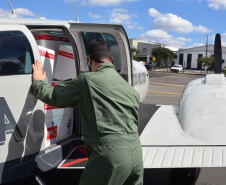 O Governo do Estado começou a distribuir sexta-feira (23) para as 22 Regionais de Saúde do Paraná mais 205.130 doses da vacina contra a Covid-19. Os imunizantes integram o 14º lote encaminhado pelo Ministério da Saúde na quinta-feira (22), composto por 166.000 doses da Covishield, produzida pela Universidade de Oxford/AstraZeneca/Fiocruz, e 39.130 doses da CoronaVac, desenvolvida pelo Instituto Butantan/Sinovac. - Curitiba, 23/04/2021  -   Foto: Américo Antonio/SESA