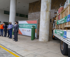 27.04.2021 - Doação de Cilindros da Copel para Sesa.
Secretario Saude Beto Preto, diretor presidente da Copel Daniel Pimentel Slaviero, diretor presidente da Copel Distribuição, Maximiliano Orfalil ,Felipe Leonardo Gomes, gerente geral da Refinaria Presidente Getúlio Vargas (Repar) e Ademar Traiano presidente da Assembleia.
Foto Gilson Abreu/AEN