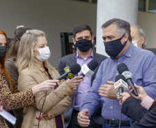 27.04.2021 - Doação de Cilindros da Copel para Sesa.
Secretario Saude Beto Preto, diretor presidente da Copel Daniel Pimentel Slaviero, diretor presidente da Copel Distribuição, Maximiliano Orfalil ,Felipe Leonardo Gomes, gerente geral da Refinaria Presidente Getúlio Vargas (Repar) e Ademar Traiano presidente da Assembleia.
Foto Gilson Abreu/AEN