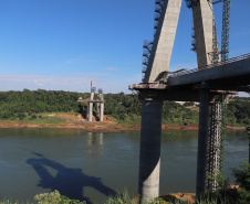 Andamento das obras na  Ponte da Integração Brasil - Paraguai, entre Foz do Iguaçu e Presidente Franco .08/04/2021 - Foto: Geraldo Bubniak/AEN