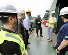 Neste dia 1º de maio, Dia do Trabalhador, a Portos do Paraná destaca a importância do trabalho portuário para a manutenção de diversas atividades econômicas no Estado, direta ou indiretamente.  -  Fotos: Arquivo/ Claudio Neves/Portos do Paraná