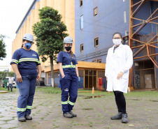 Neste dia 1º de maio, Dia do Trabalhador, a Portos do Paraná destaca a importância do trabalho portuário para a manutenção de diversas atividades econômicas no Estado, direta ou indiretamente.  -  Fotos: Arquivo/ Claudio Neves/Portos do Paraná