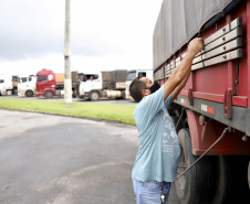 Neste dia 1º de maio, Dia do Trabalhador, a Portos do Paraná destaca a importância do trabalho portuário para a manutenção de diversas atividades econômicas no Estado, direta ou indiretamente.  -  Fotos: Arquivo/ Claudio Neves/Portos do Paraná