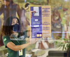 Neste dia 1º de maio, Dia do Trabalhador, a Portos do Paraná destaca a importância do trabalho portuário para a manutenção de diversas atividades econômicas no Estado, direta ou indiretamente.  -  Fotos: Arquivo/ Claudio Neves/Portos do Paraná