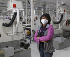 Os rostos e as histórias por trás do recorde de empregos criados no Paraná em 2021 - Dia do Trabalho  - Natalina dos Santos Oliveira   -  Foto Gilson Abreu/AEN