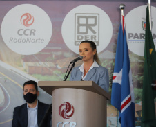 O governador Carlos Massa Ratinho Junior inaugura nesta segunda-feira (3), o  viaduto Prefeito Marcelo Puppi e  passarela William Haj Mussi, no Km 109 da BR-277, nas proximidades do Cercadinho em Campo Largo.  Na foto, a diretora-presidente da CCR RodoNorte, Thais Labre. 03/05/2021 - Foto: Geraldo Bubniak/AEN