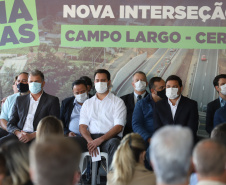 O governador Carlos Massa Ratinho Junior inaugura nesta segunda-feira (3), o  viaduto Prefeito Marcelo Puppi e  passarela William Haj Mussi, no Km 109 da BR-277, nas proximidades do Cercadinho em Campo Largo.  03/05/2021 - Foto: Geraldo Bubniak/AEN
