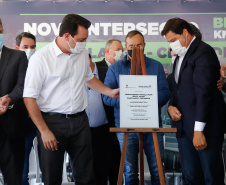 O governador Carlos Massa Ratinho Junior inaugura nesta segunda-feira (3), o  viaduto Prefeito Marcelo Puppi e  passarela William Haj Mussi, no Km 109 da BR-277, nas proximidades do Cercadinho em Campo Largo.  03/05/2021 - Foto: Jonathan Campos/AEN