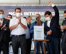 O governador Carlos Massa Ratinho Junior inaugura nesta segunda-feira (3), o  viaduto Prefeito Marcelo Puppi e  passarela William Haj Mussi, no Km 109 da BR-277, nas proximidades do Cercadinho em Campo Largo.  03/05/2021 - Foto: Jonathan Campos/AEN