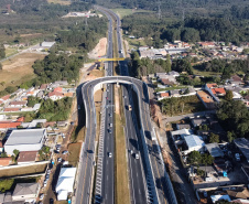 O governador Carlos Massa Ratinho Junior inaugura nesta segunda-feira (3), o  viaduto Prefeito Marcelo Puppi e  passarela William Haj Mussi, no Km 109 da BR-277, nas proximidades do Cercadinho em Campo Largo.  03/05/2021 - Foto: Jonathan Campos/AEN