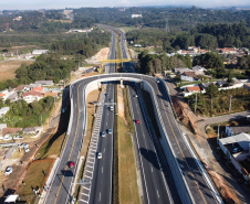 O governador Carlos Massa Ratinho Junior inaugura nesta segunda-feira (3), o  viaduto Prefeito Marcelo Puppi e  passarela William Haj Mussi, no Km 109 da BR-277, nas proximidades do Cercadinho em Campo Largo.  03/05/2021 - Foto: Jonathan Campos/AEN