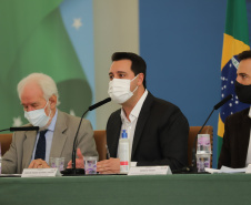 O governador Carlos Massa Ratinho Junior atende a imprensa nesta terça-feira (4) para falar sobre o retorno gradativo das aulas presenciais na rede estadual de ensino. Curitiba, 04/05/2021. Foto: Geraldo Bubniak/AEN