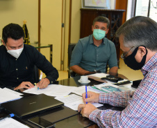 O secretário de Estado da Saúde, Beto Preto, reafirmou nesta terça-feira (4) o compromisso com o Consórcio Público Intermunicipal de Saúde do Setentrião Paranaense (Cisamusep). O consórcio atende os trinta municípios da 15ª Regional de Saúde de Maringá.  -  Américo Antonio/SESA