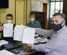 O secretário de Estado da Saúde, Beto Preto, reafirmou nesta terça-feira (4) o compromisso com o Consórcio Público Intermunicipal de Saúde do Setentrião Paranaense (Cisamusep). O consórcio atende os trinta municípios da 15ª Regional de Saúde de Maringá.  -  Américo Antonio/SESA