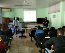 O Instituto Água e Terra (IAT), por meio da Gerência de Outorga de Recursos Hídricos, retomou os treinamentos nos Escritórios Regionais para a descentralização da análise de processos de outorga de uso da água. Capacitação de profissionais do Escritório Regional de Toledo/PR - Foto: SEDEST